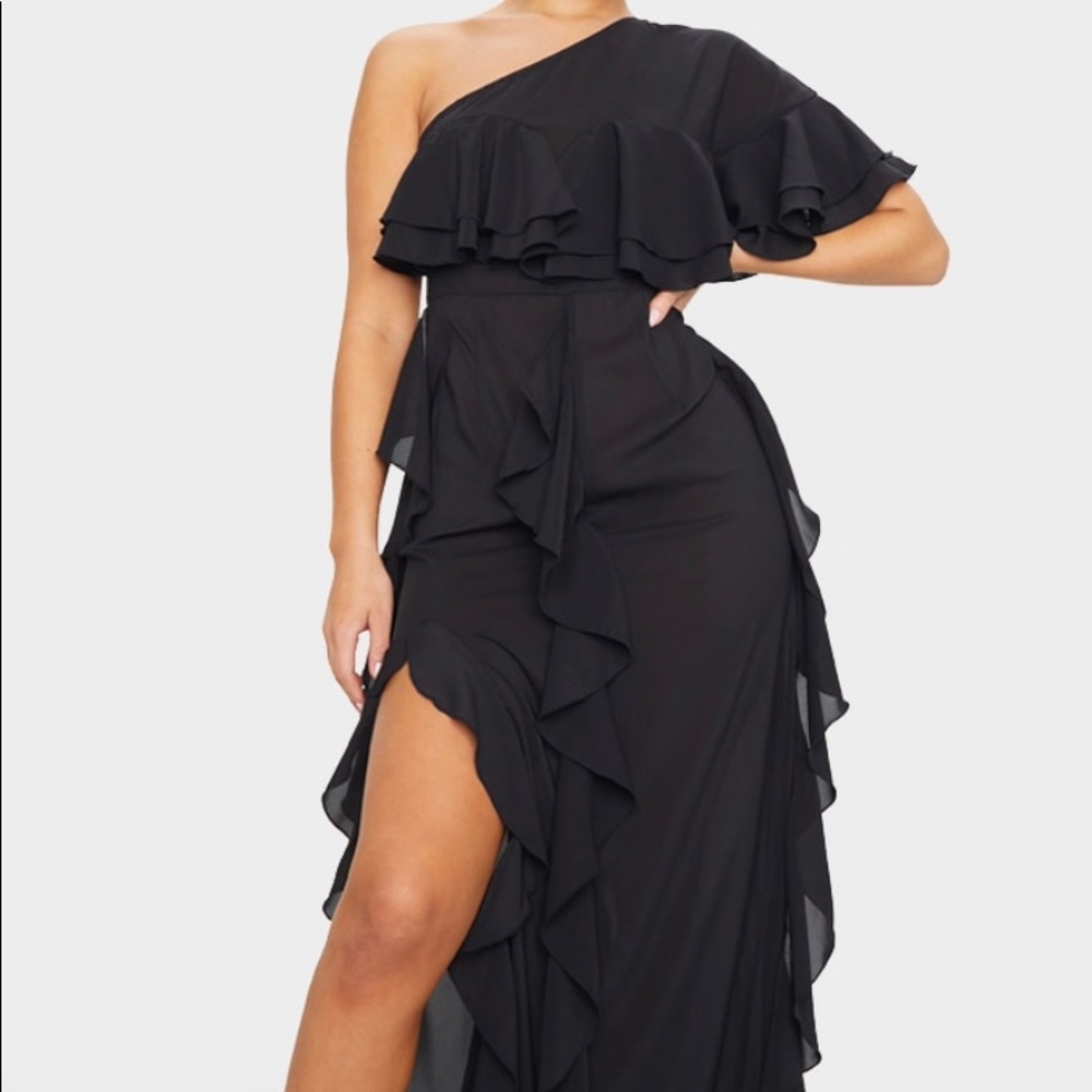 Ruffle one shoulder dress